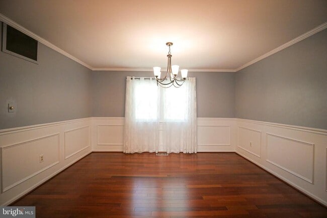 Building Photo - 13210 Nickleson Dr