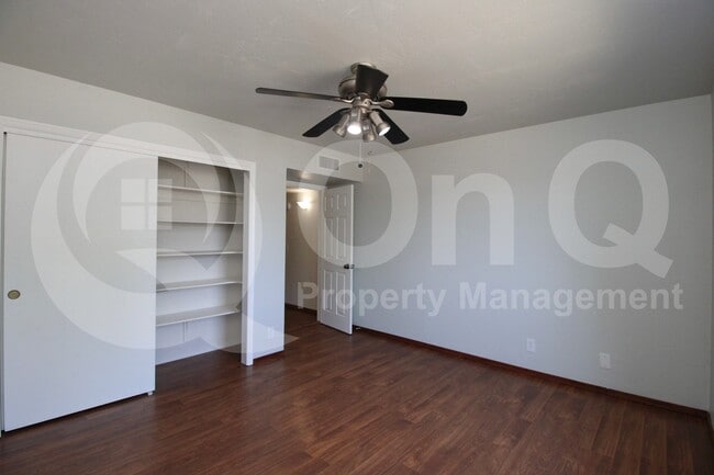 Building Photo - 2827 E Adobe St