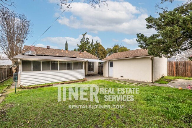 Building Photo - Tahoe Park Charmer with remodeled kitchen