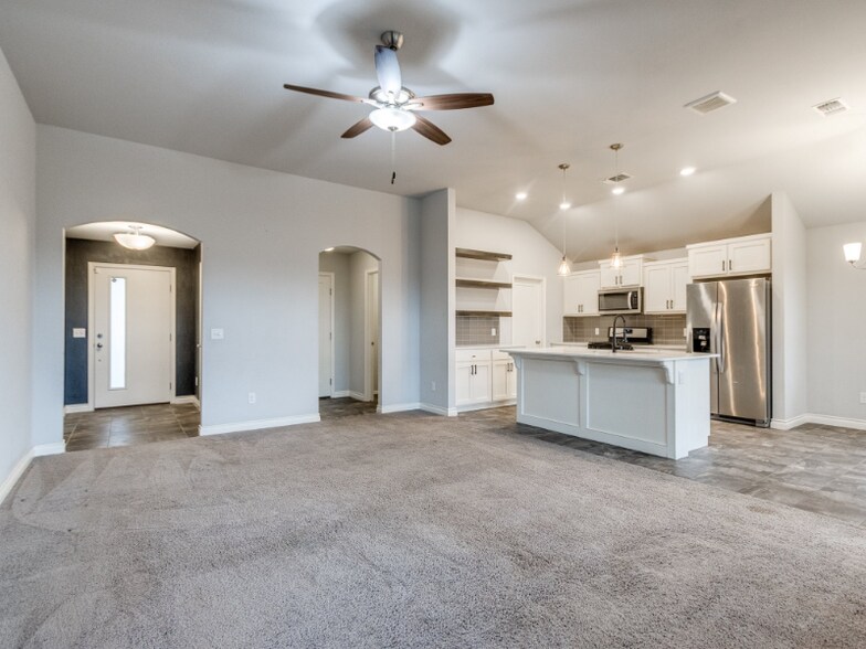 Building Photo - 705 Blue Fish Rd