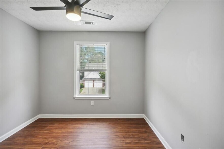 Building Photo - 1328 Glenover Way