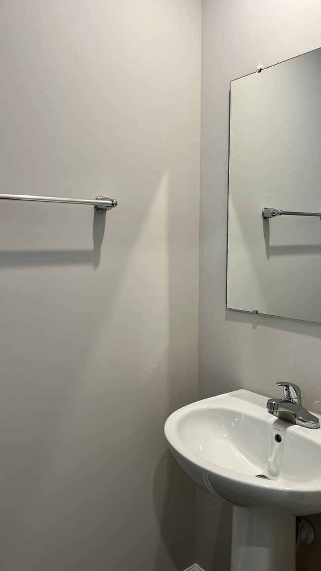 Building Photo - 243 Christiana Ln