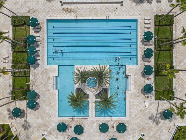 Building Photo - 703 Crandon Blvd