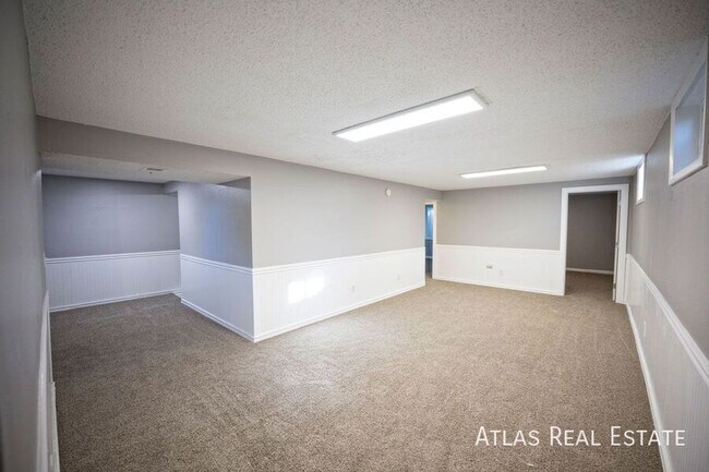 Building Photo - 16232 W 13th Ave