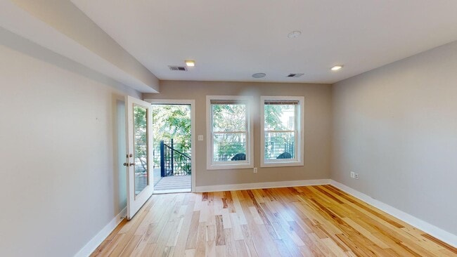 Building Photo - 1152 Oates St NE