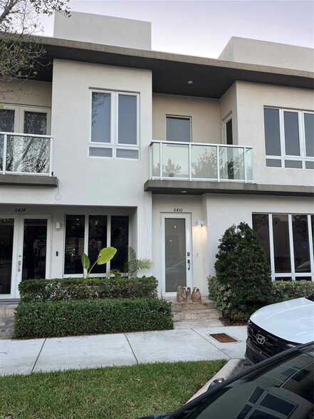 Primary Photo - 6416 NW 105th Pl