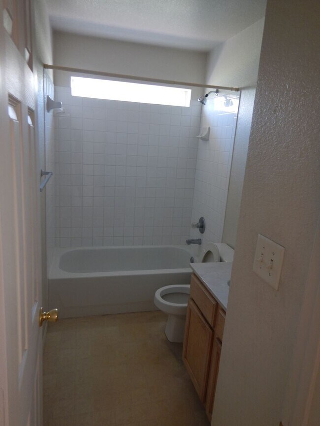 Building Photo - 2901 Cantabrian Dr