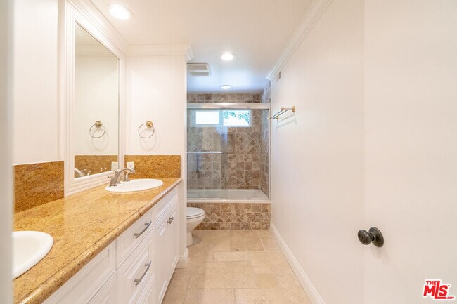 Building Photo - 4220 Towhee Dr