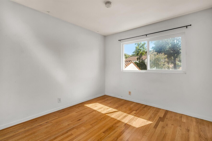 Building Photo - 246 Green Heath Pl
