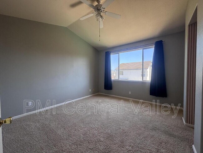 Building Photo - 2044 London Ave