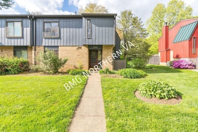 Building Photo - 1790 Ivy Oak Square