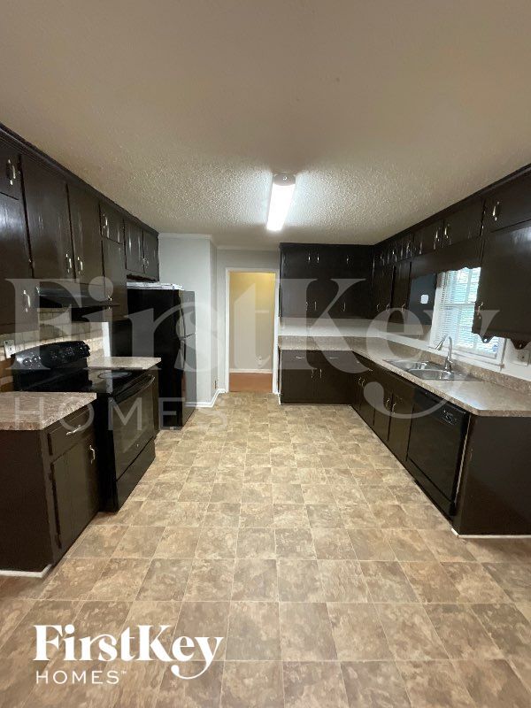 Building Photo - 1393 Panola Rd