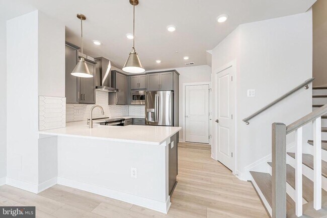 Building Photo - 44592 Strabane Ter