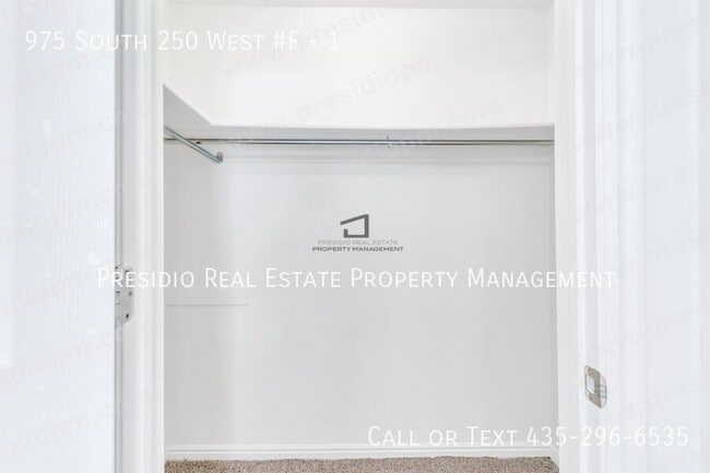 Building Photo - 975 S 250 W St