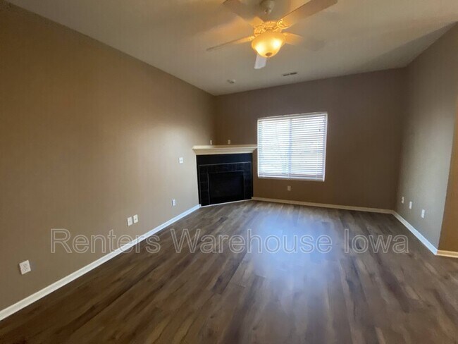 Building Photo - 1340 SE Florence Dr