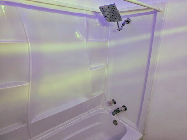 Building Photo - 320 34th St