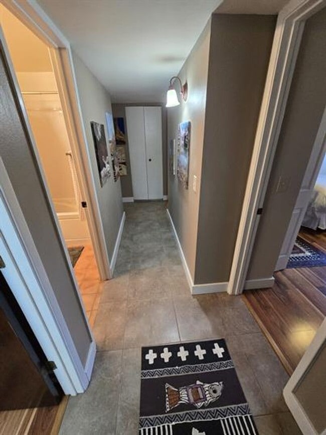 Building Photo - Beautiful Eastside Home Won't Last!!! Must See!!!