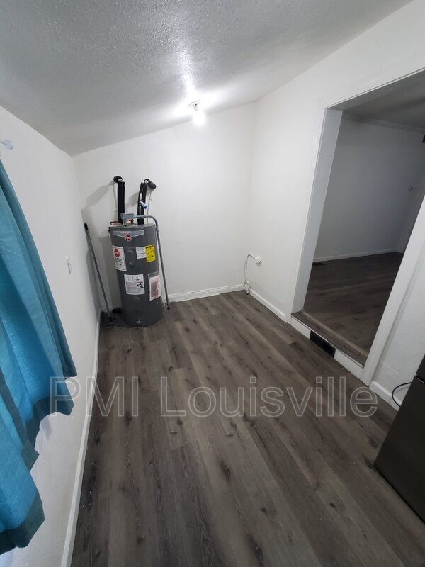 Building Photo - 3753 Powell Ave
