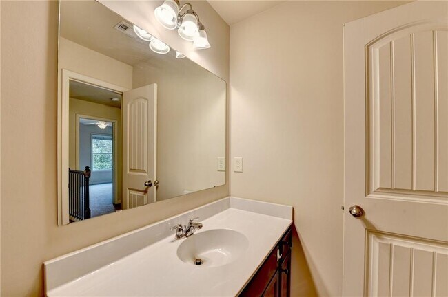 Building Photo - 1205 Apple Blossom Dr