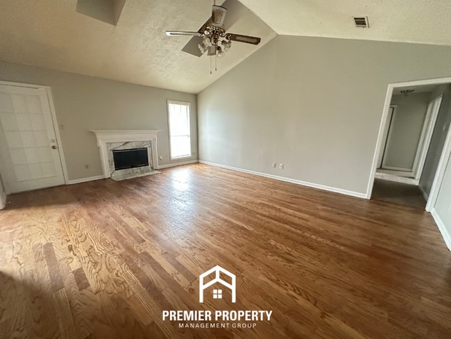 Building Photo - 4915 Blue Wing St