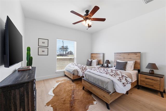 Building Photo - 570 S Point Ct