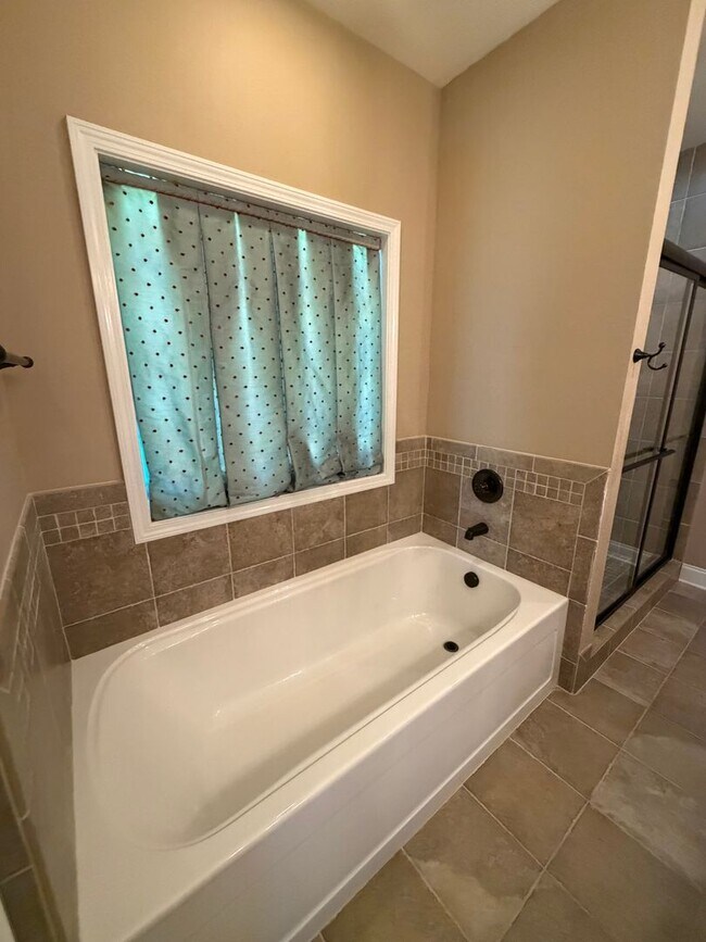 Building Photo - 266 Turnberry Circle