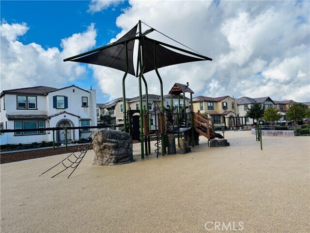 Building Photo - 40681 Birchfield Dr