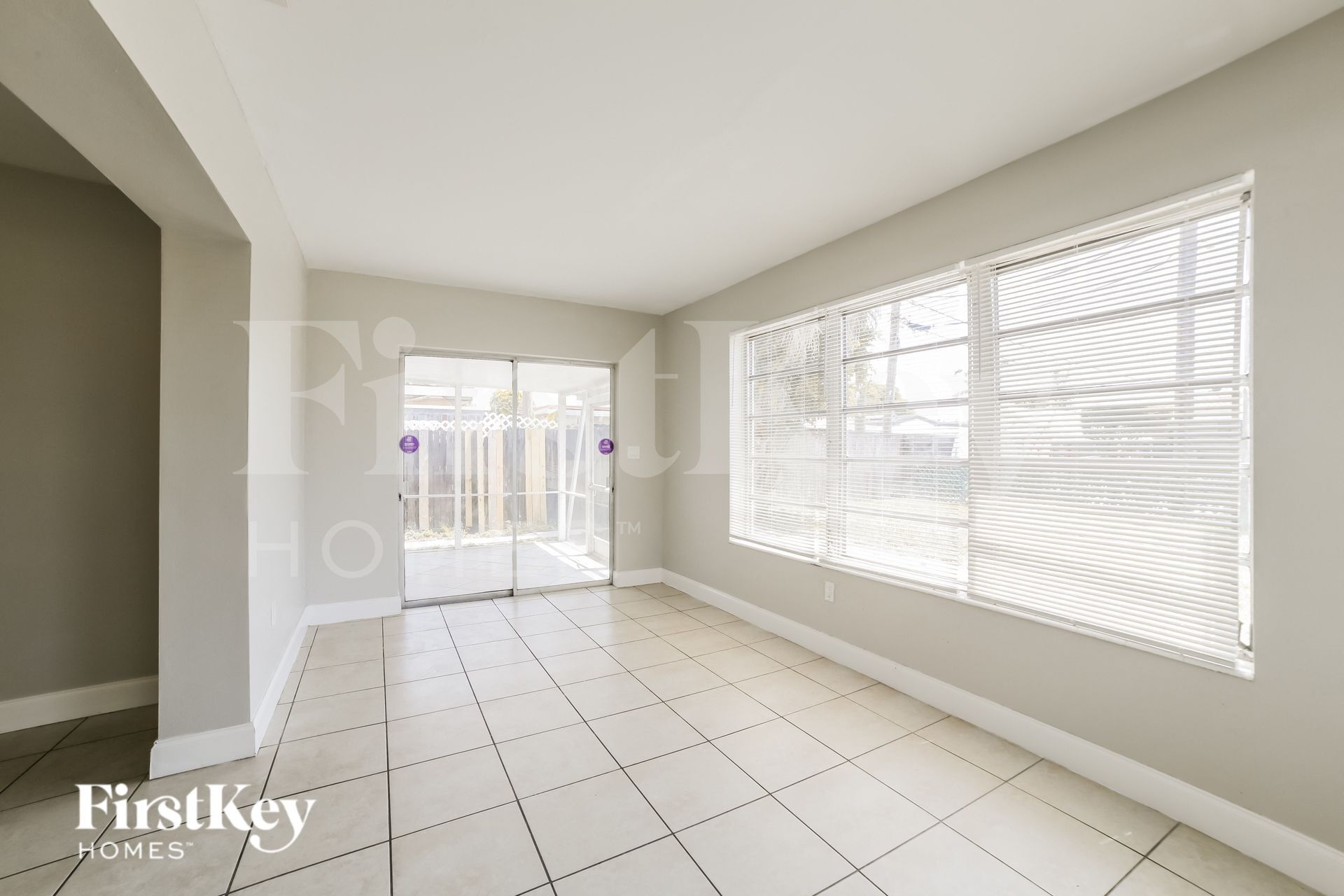 Building Photo - 2807 Utopia Dr