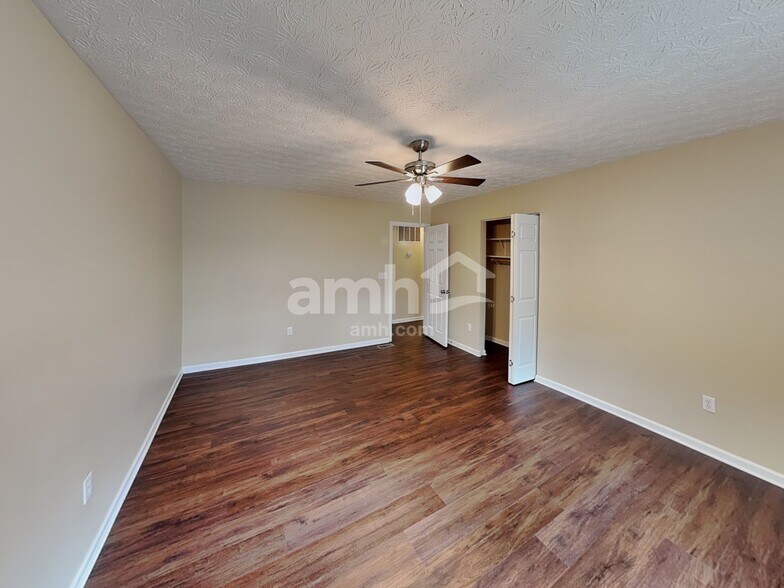 Building Photo - 167 Firestone Dr