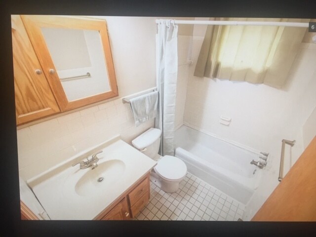Updated Bath with Vent. - 1113 9th Ave S