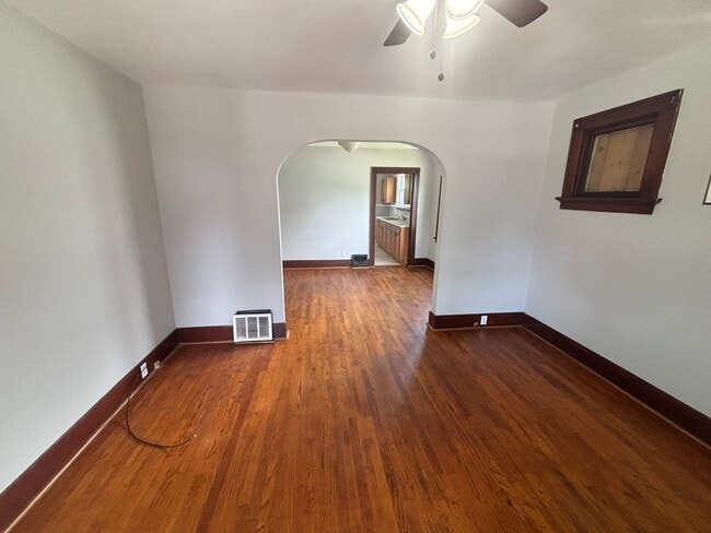 Building Photo - Very nice 2 bedroom