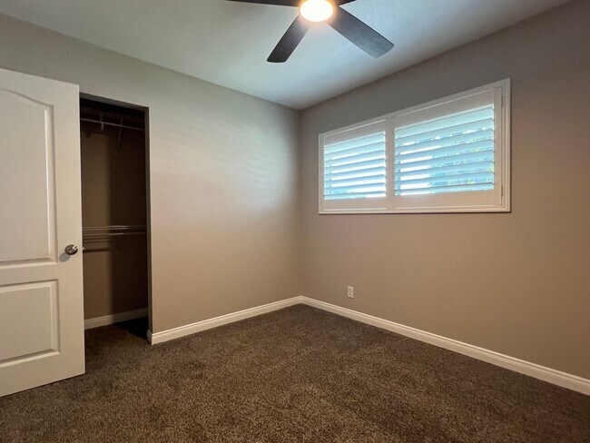 Building Photo - Great home with a Great Family Room