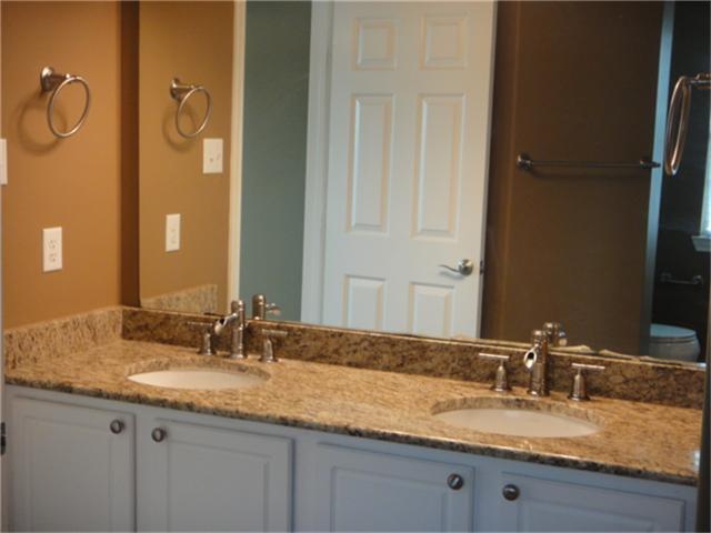 Building Photo - 25254 Finchgrove Ln