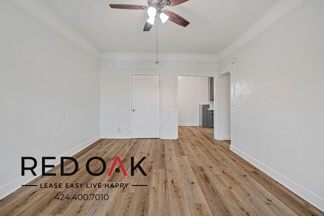 Building Photo - 454 S Catalina St