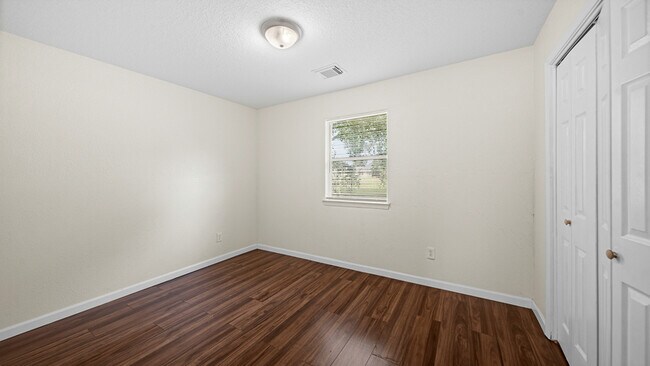 Building Photo - 2216 Avenue F