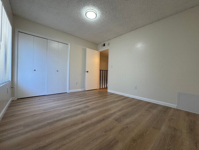 Building Photo - 4400 Tierra Verde St