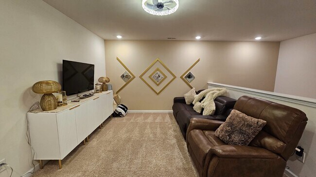 Building Photo - 1657 Pendula Ln