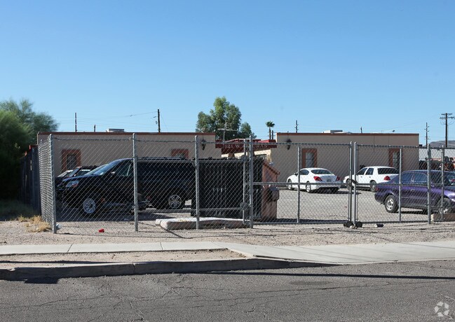 Building Photo - 121 W Alturas St