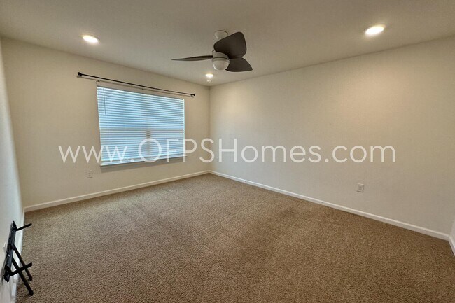 Building Photo - 812 Moorhen Wy