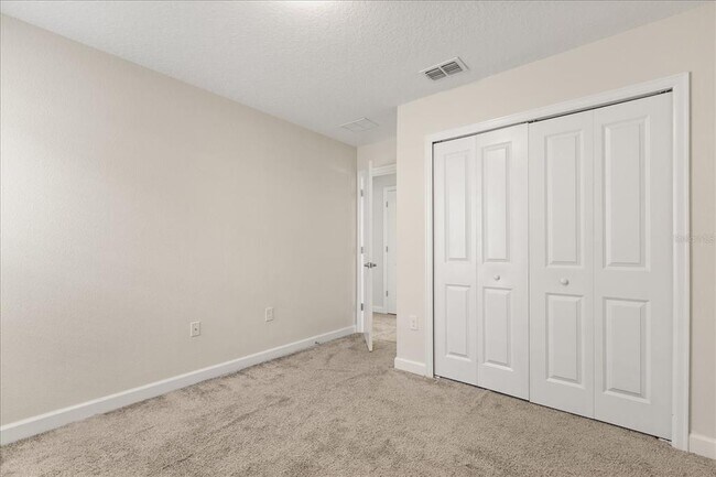 Building Photo - 9131 Cut Shot Dr