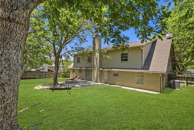 Building Photo - 3206 Albin Dr