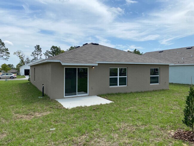 Building Photo - - Desirable Lake Diamond Subdivision 4/2/2...