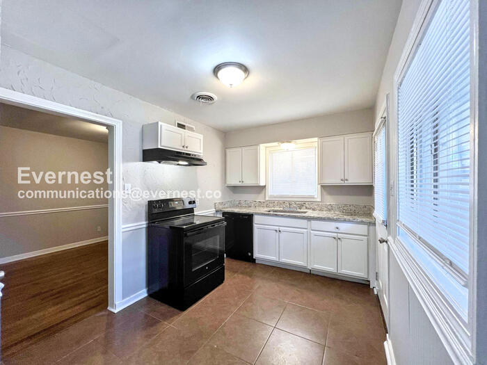 Building Photo - 4146 Rhodes Ave