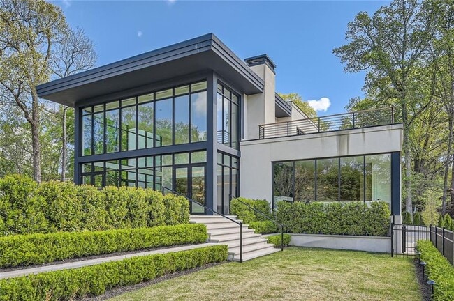 Building Photo - 14 Lake Forrest Ln NE