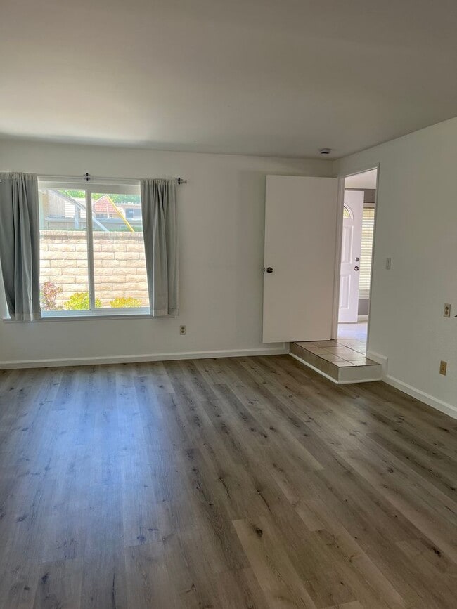 Building Photo - Conveniently located home featuring 2 main bedrooms!
