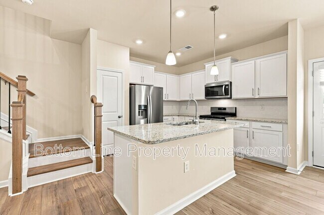 Building Photo - 460 Glen Clova Dr
