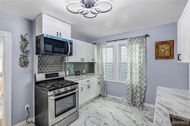 Building Photo - 405 W Ferry St