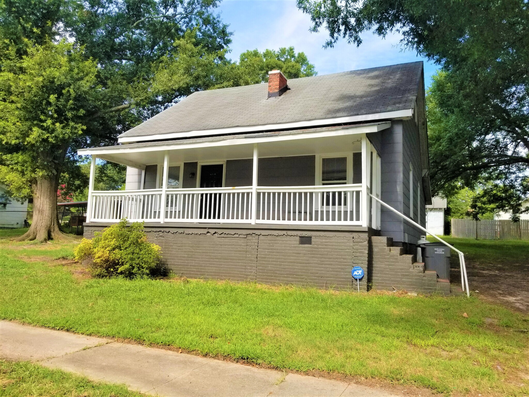 Building Photo - 12 N YMCA ST