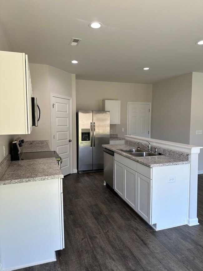 Building Photo - Three Bedroom | Two and a Half Bathroom Home in Cullman