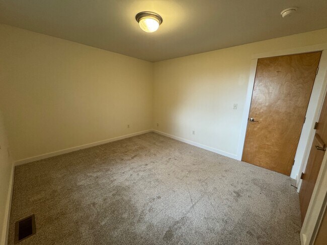 Building Photo - 11022 Palisades Ave SW